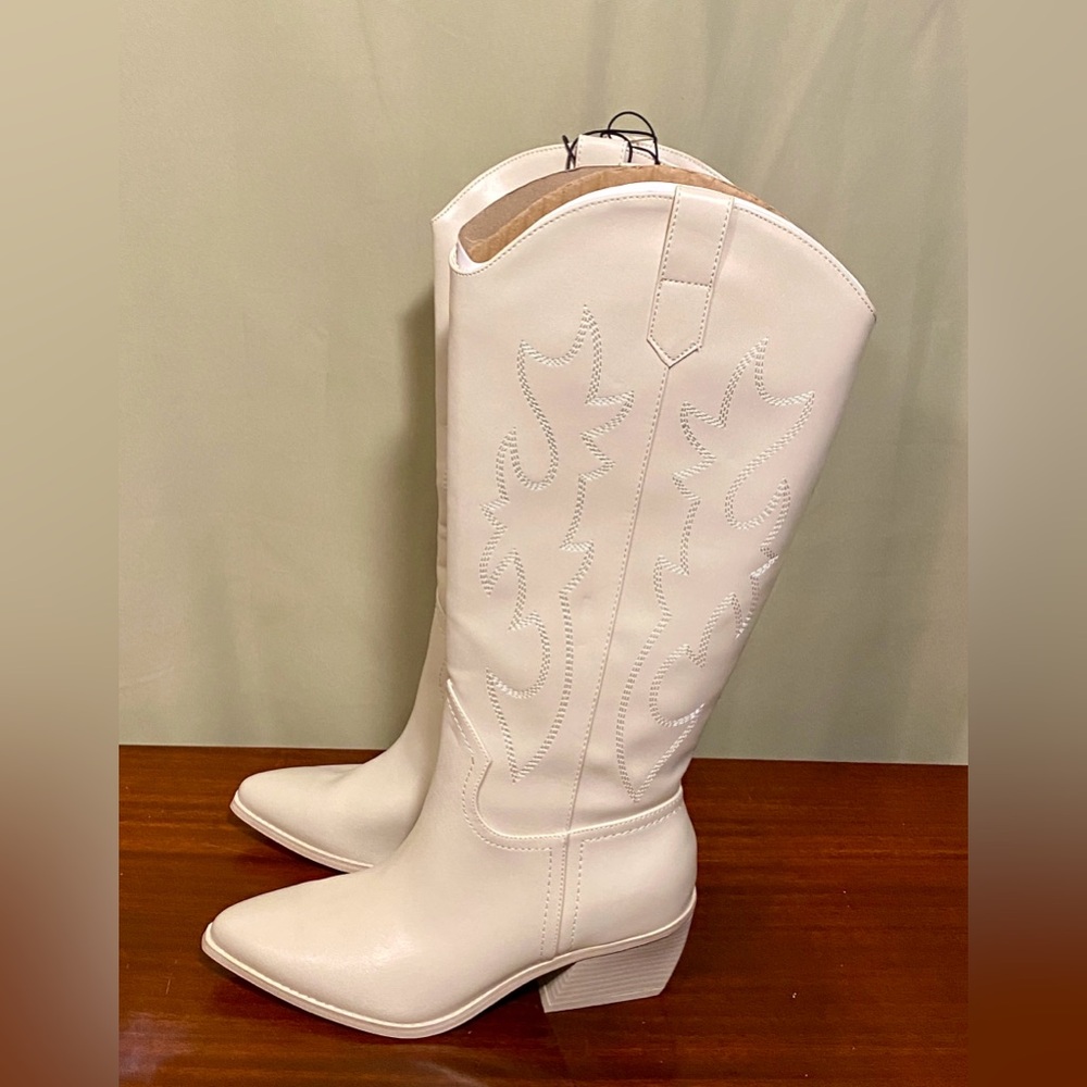 Madden NYC Tall Embroidered Western Boots in Bone White Women’s 9 NWT